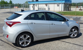 2013 Hyundai Elantra GT rear quarter view