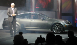 Bob Lutz introduces the 2008 Pontiac G8