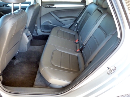 2013 Volkswagen Passat rear seat
