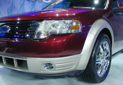 2008 Ford Taurus X chin