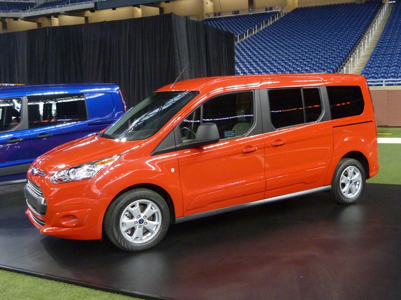 2014 Ford Transit Connect front quarter view