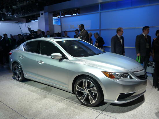 2013 Acura ILX front quarter