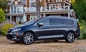 Minivan Models at TrueDelta: 2023 Chrysler Pacifica exterior
