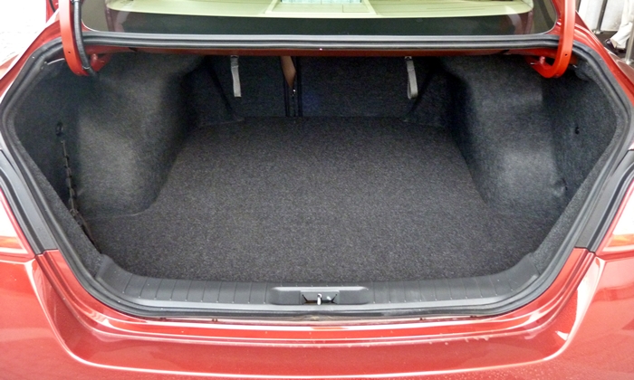 2005 Nissan altima trunk space #7