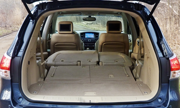 Nissan pathfinder trunk space #10