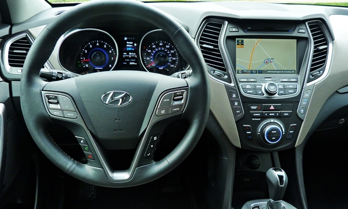 Santa Fe Reviews: 2013 Hyundai Santa Fe Limited instrument panel