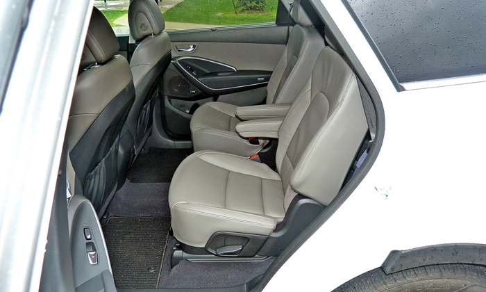 Santa Fe Reviews: 2013 Hyundai Santa Fe Limited second-row seats