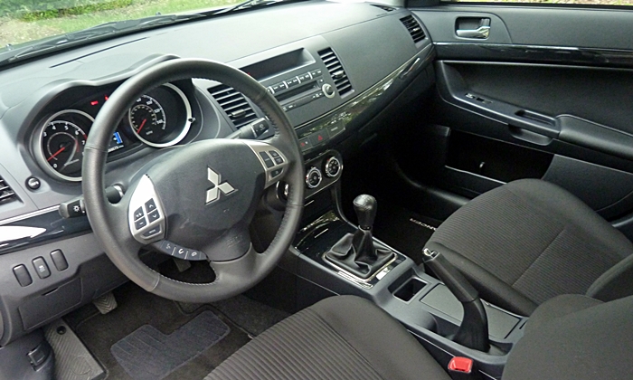 Lancer Reviews: Mitsubishi Lancer GT interior