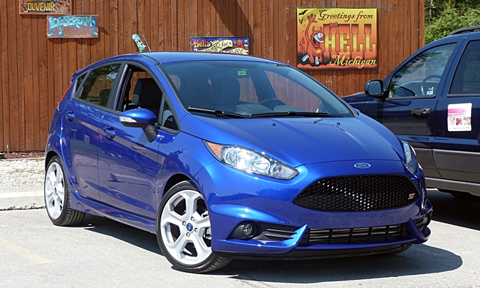 1377027772-Fiesta-ST-front-angle-hell.JPG