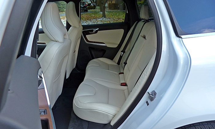 XC60 Reviews: Volvo XC60 Inscription rear seat