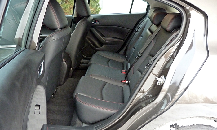 Mazda3 Reviews: 2014 Mazda3 rear seat