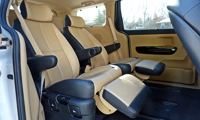 Sedona Reviews: Kia Sedona SXL lounge seats