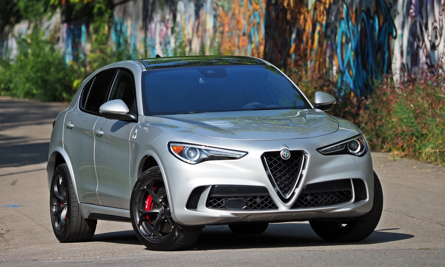 Stelvio Reviews: Alfa Romeo Stelvio Quadrifoglio front view