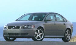 Ford Focus vs. Volvo V50 Feature Comparison