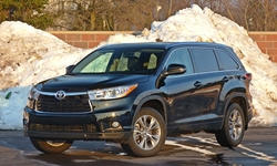 Hyundai Santa Fe vs. Toyota Highlander Feature Comparison: photograph by Michael Karesh