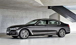 BMW 7-Series vs. Porsche Cayenne Feature Comparison