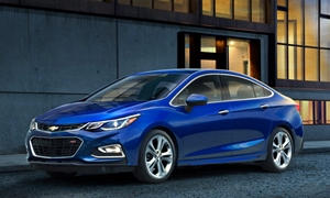 Hyundai Elantra vs. Chevrolet Cruze Feature Comparison