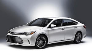 Toyota Avalon vs. Toyota Camry Feature Comparison