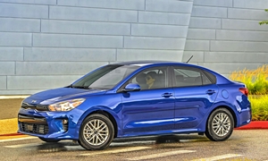 Ford Focus vs. Kia Rio Feature Comparison