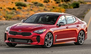 Kia Stinger vs.  Feature Comparison