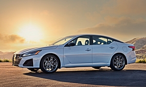 Ford Fusion vs. Nissan Altima Feature Comparison