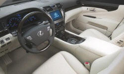 Lexus GS vs. Lexus LS Feature Comparison