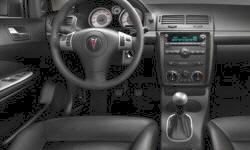 Pontiac G5 vs. Toyota Land Cruiser V8 Feature Comparison