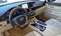 Lexus ES vs.  Feature Comparison: photograph by Michael Karesh