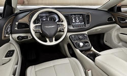 2017 Chrysler 200 Photos