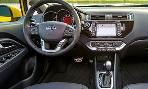 Ford C-MAX vs. Kia Rio Feature Comparison