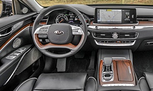 Kia K900 vs.  Feature Comparison