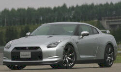 Nissan GT-R Features