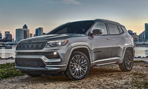 Jeep Cherokee vs. Jeep Compass Fuel Economy (km/L)