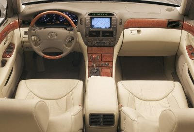 Lexus LS Features