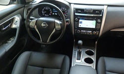 Nissan Altima Features: photograph by Michael Karesh