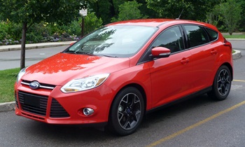 Ford Focus SE Sport front quarter view