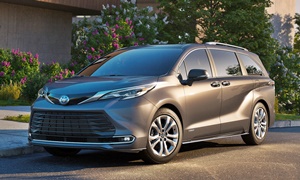 Minivan Models at TrueDelta: 2022 Toyota Sienna exterior