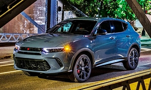 SUV Models at TrueDelta: 2023 Dodge Hornet exterior