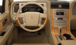 2014 Lincoln Navigator interior