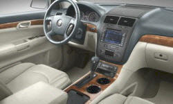 2010 Saturn Outlook interior