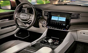 Jeep Models at TrueDelta: 2024 Jeep Wagoneer interior
