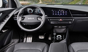 Kia Models at TrueDelta: 2024 Kia Niro interior