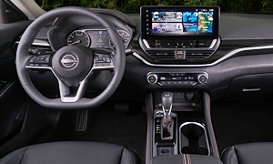 Nissan Models at TrueDelta: 2024 Nissan Altima interior