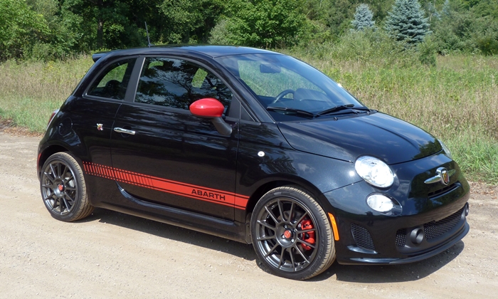 FIAT 500 Abarth front quarter view