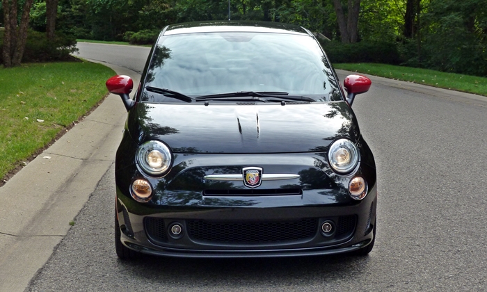 Fiat 500 Photos: FIAT 500 Abarth front view