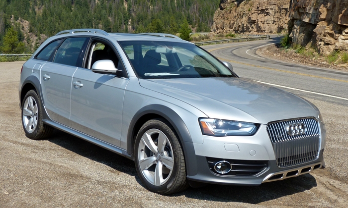 2013 Audi allroad front quarter view