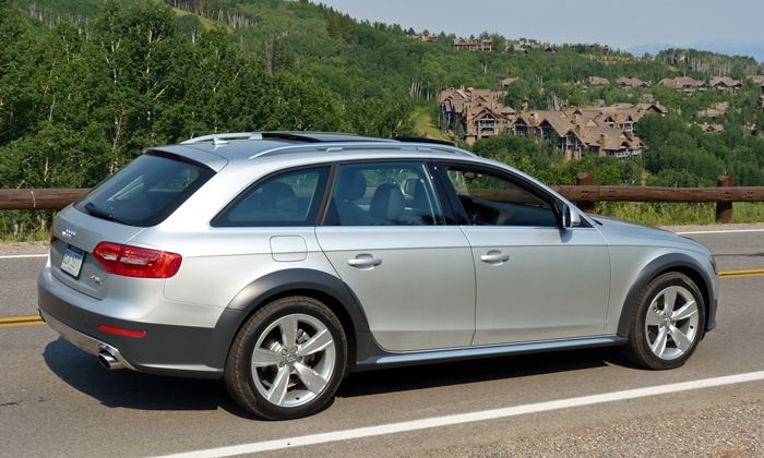 allroad Reviews: 2013 Audi allroad rear quarter view