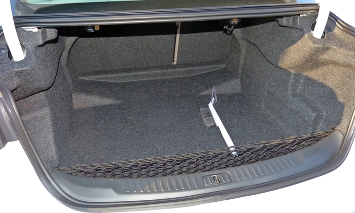 Malibu Reviews: Chevrolet Malibu trunk