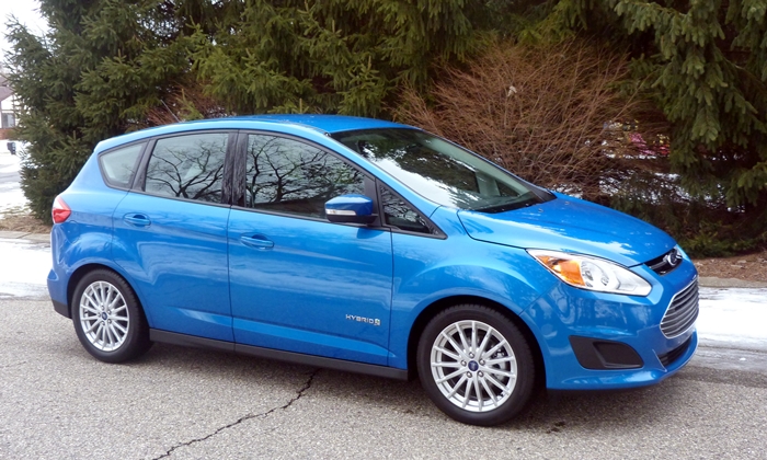 Ford C-MAX Photos: Ford C-MAX front quarter view