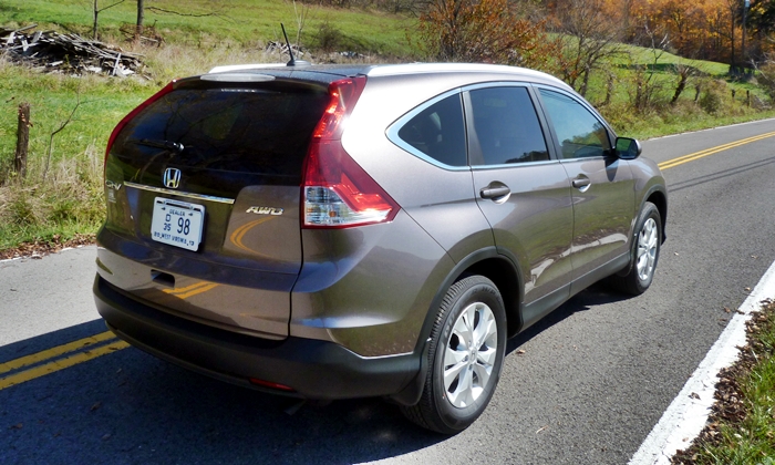 CR-V Reviews: 2013 Honda CR-V EX-L rear quarter view